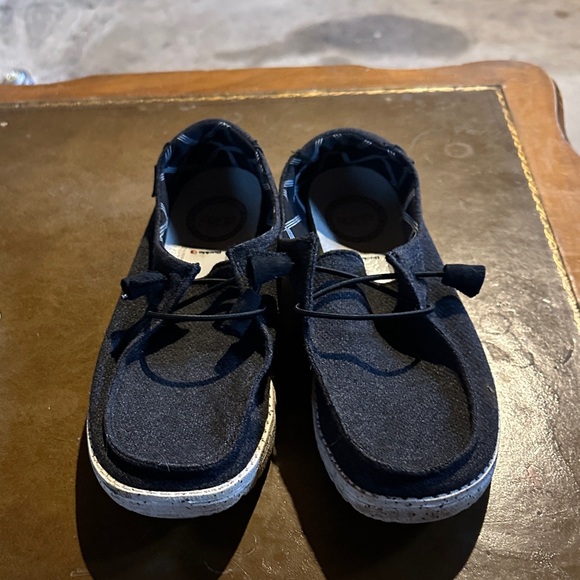 Hey Dude Black Moccasins - Picture 1 of 3